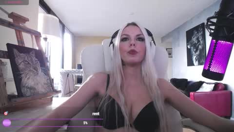 stage Kylie Sinner  brand CLITBAIT online show from 03/19/26, 10:14