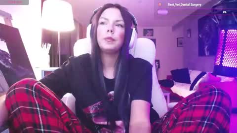 stage Kylie Sinner  brand CLITBAIT online show from 06/10/26, 06:01