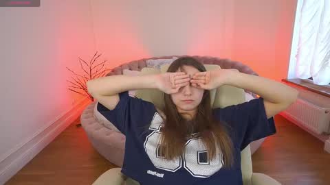 Snapshot of tinynataliee chatting on 04/11/26, 07:35 tinynataliee online show from 04/11/26, 07:35