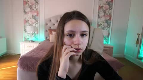 Snapshot of tinynataliee chatting on 04/14/26, 07:47 tinynataliee online show from 04/14/26, 07:47