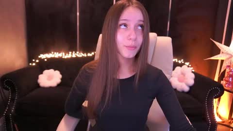 Snapshot of tinynataliee chatting on 04/25/26, 06:27 tinynataliee online show from 04/25/26, 06:27