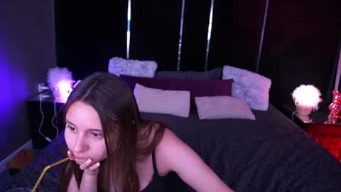 Snapshot of tinynataliee chatting on 06/21/26, 06:54 tinynataliee online show from 06/21/26, 06:54