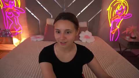 Snapshot of tinynataliee chatting on 07/27/26, 01:29 tinynataliee online show from 07/27/26, 01:29