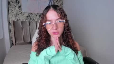 tinysophi online show from 06/04/26, 02:23