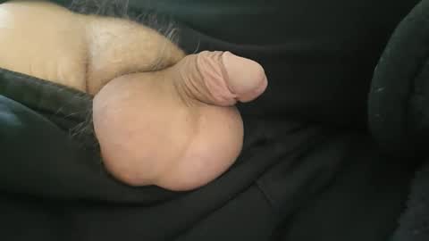 Snapshot of tinytim22992 chatting on 05/18/26, 01:50 tinytim22992 online show from 05/18/26, 01:50