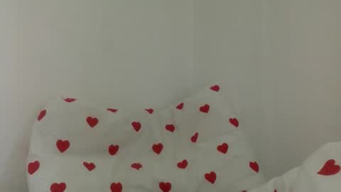 Snapshot of tinyviola chatting on 12/01/25, 09:58 Viola Sparkle online show from 12/01/25, 09:58