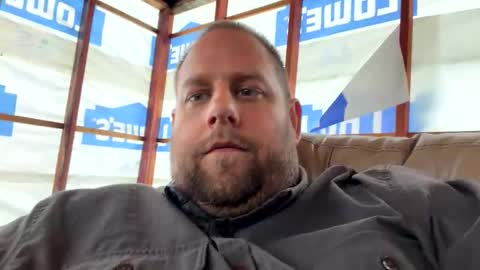 Snapshot of tipman84 chatting on 05/27/26, 10:40 C online show from 05/27/26, 10:40
