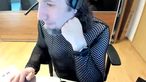 Snapshot of tirolerboy27 chatting on 03/09/26, 12:31 Tirolerboy27 online show from 03/09/26, 12:31