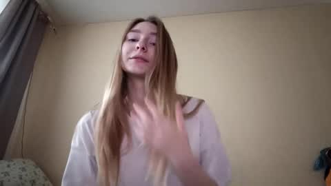 Hi Im Carry 18 years old online show from 11/03/25, 06:36