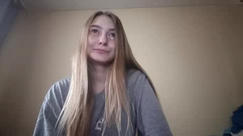 Hi Im Carry 18 years old online show from 11/11/25, 06:35