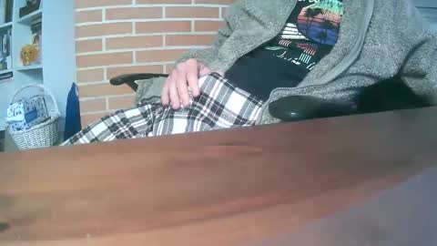 Snapshot of tisis80 chatting on 11/09/25, 09:07 tisis80 online show from 11/09/25, 09:07