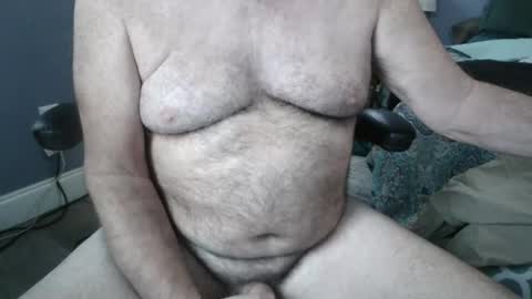 Snapshot of titman98 chatting on 12/18/25, 01:06 titman98 online show from 12/18/25, 01:06