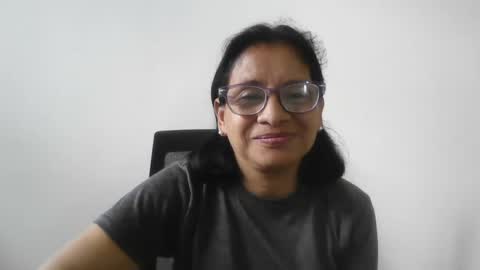 Snapshot of titssmall123 chatting on 10/11/25, 03:54 Ester online show from 10/11/25, 03:54