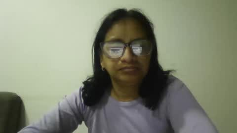 Snapshot of titssmall123 chatting on 02/21/26, 10:05 Ester online show from 02/21/26, 10:05