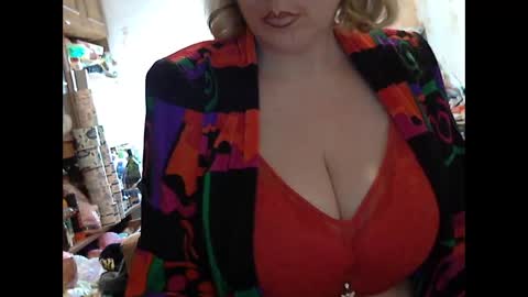 tittylina online show from 11/08/25, 07:12