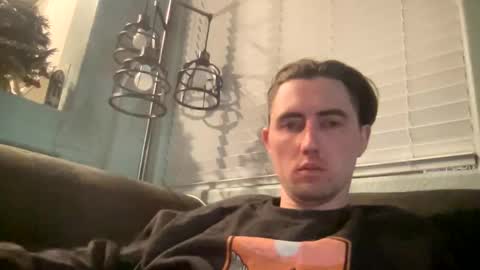 Snapshot of tlayne410 chatting on 11/14/25, 07:40 tlayne410 online show from 11/14/25, 07:40