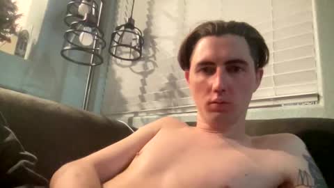 Snapshot of tlayne410 chatting on 11/15/25, 09:39 tlayne410 online show from 11/15/25, 09:39