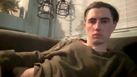 Snapshot of tlayne410 chatting on 11/16/25, 09:15 tlayne410 online show from 11/16/25, 09:15