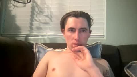 Snapshot of tlayne410 chatting on 11/30/25, 08:07 tlayne410 online show from 11/30/25, 08:07