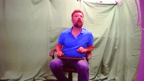 Snapshot of tmosmun chatting on 10/21/25, 12:11 Tim online show from 10/21/25, 12:11