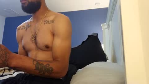 Snapshot of tmvp1 chatting on 12/15/25, 11:14 SlimLuv online show from 12/15/25, 11:14