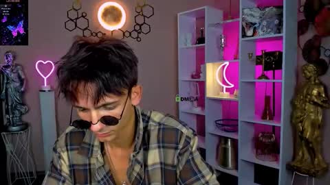 tobi_yours online show from 09/20/25, 12:11