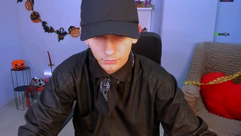 tobi_yours online show from 10/26/25, 08:04