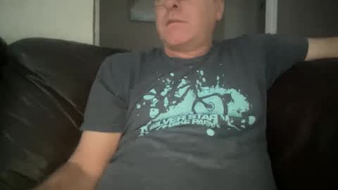 Snapshot of toggaman chatting on 12/31/24, 04:25 Joshua1983 online show from 12/31/24, 04:25