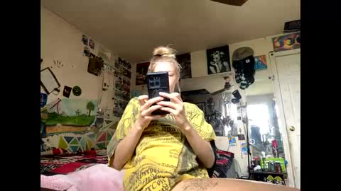tohottohandletocoldtohold online show from 03/31/26, 04:18