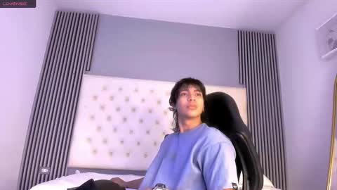 toji lee online show from 11/17/25, 08:14