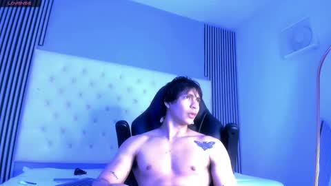 toji lee online show from 11/18/25, 08:57