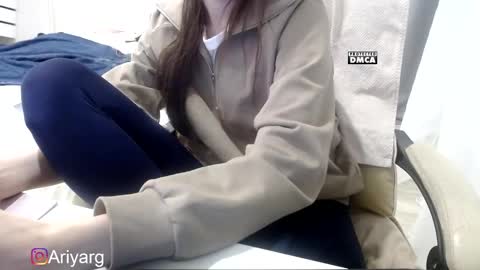 Arina online show from 12/10/24, 01:00