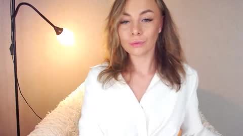 Snapshot of tokens_are_sexy chatting on 11/26/25, 05:30 tokens_are_sexy online show from 11/26/25, 05:30