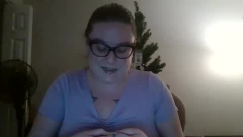 Snapshot of tokerqueen28 chatting on 12/14/25, 02:28 tokerqueen28 online show from 12/14/25, 02:28