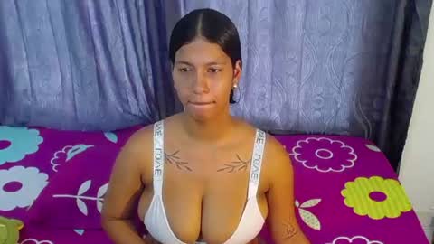 Snapshot of tokihoney chatting on 06/17/26, 08:54 Adela y juan online show from 06/17/26, 08:54