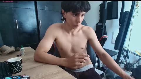 Snapshot of tokio2005 chatting on 12/16/25, 02:55 tokio2005 online show from 12/16/25, 02:55