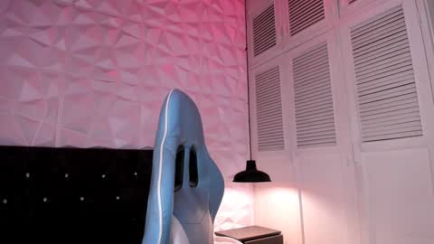 Snapshot of tokio_dl chatting on 12/14/24, 12:44 tokio_dl online show from 12/14/24, 12:44