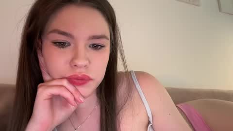 Alice  Alice -   online show from 05/20/26, 02:23
