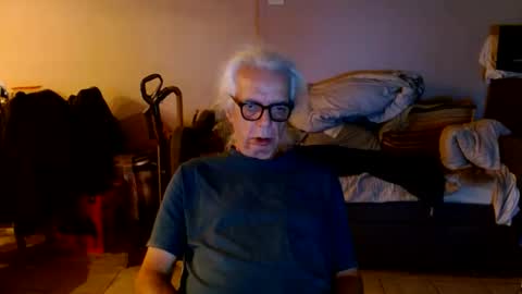 tom112292014 online show from 10/15/25, 01:00