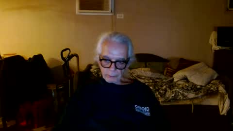 Snapshot of tom112292014 chatting on 10/31/25, 04:24 tom112292014 online show from 10/31/25, 04:24