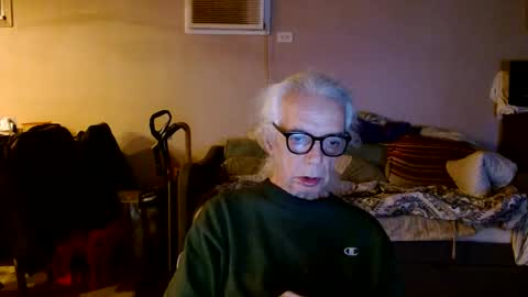 Snapshot of tom112292014 chatting on 11/10/25, 12:31 tom112292014 online show from 11/10/25, 12:31