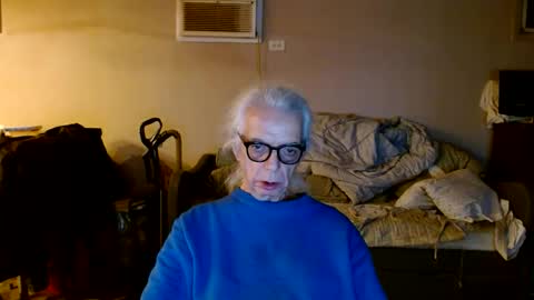 Snapshot of tom112292014 chatting on 11/30/25, 02:04 tom112292014 online show from 11/30/25, 02:04