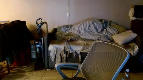 Snapshot of tom112292014 chatting on 12/01/25, 02:44 tom112292014 online show from 12/01/25, 02:44