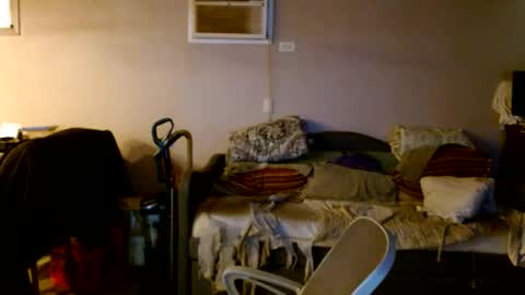 Snapshot of tom112292014 chatting on 12/14/25, 05:40 tom112292014 online show from 12/14/25, 05:40