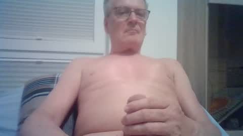 Snapshot of tom60sam chatting on 06/13/26, 10:29 tomsam online show from 06/13/26, 10:29
