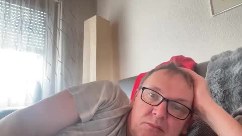 Snapshot of tom6644 chatting on 03/07/25, 02:34 Tom online show from 03/07/25, 02:34