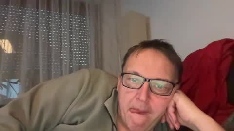 Snapshot of tom6644 chatting on 03/08/25, 05:33 Tom online show from 03/08/25, 05:33