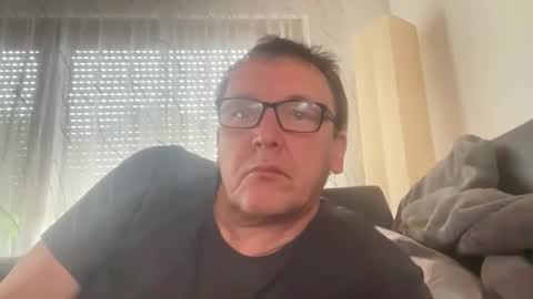 Snapshot of tom6644 chatting on 05/10/26, 02:11 Tom online show from 05/10/26, 02:11