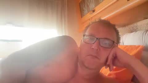Snapshot of tom6644 chatting on 06/26/26, 03:38 Tom online show from 06/26/26, 03:38