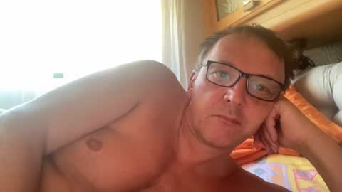 Snapshot of tom6644 chatting on 07/12/26, 11:34 Tom online show from 07/12/26, 11:34